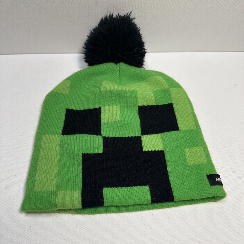 Minecraft Beanie Youth One Size Green and Black
